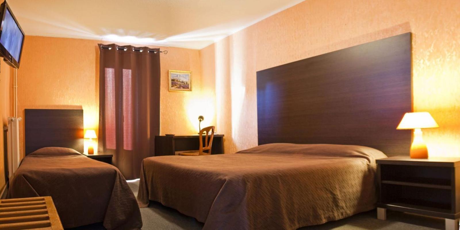 Logis Hotel Restaurant De La Poste Pontgibaud Εξωτερικό φωτογραφία