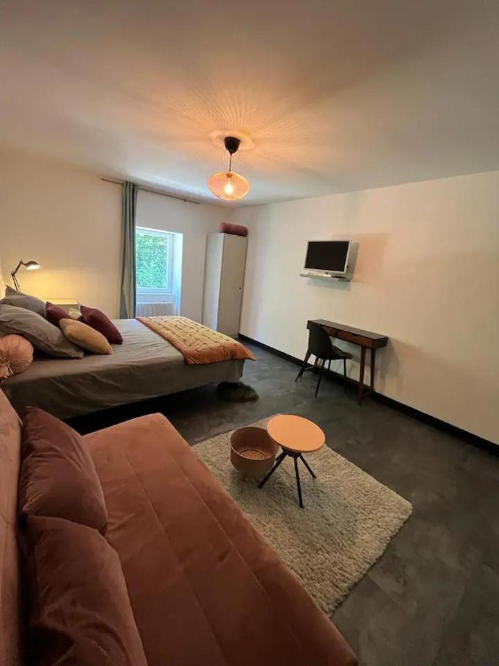 Logis Hotel Restaurant De La Poste Pontgibaud Εξωτερικό φωτογραφία