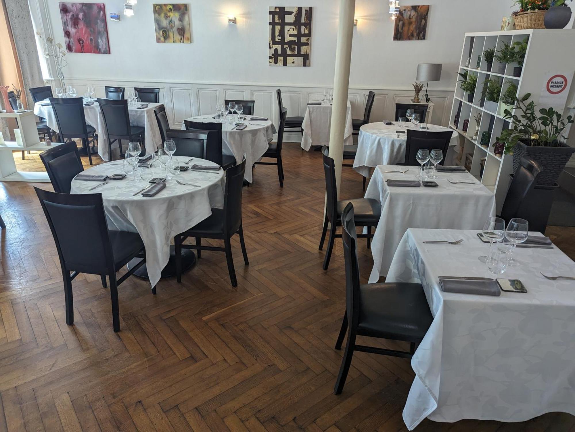 Logis Hotel Restaurant De La Poste Pontgibaud Εξωτερικό φωτογραφία