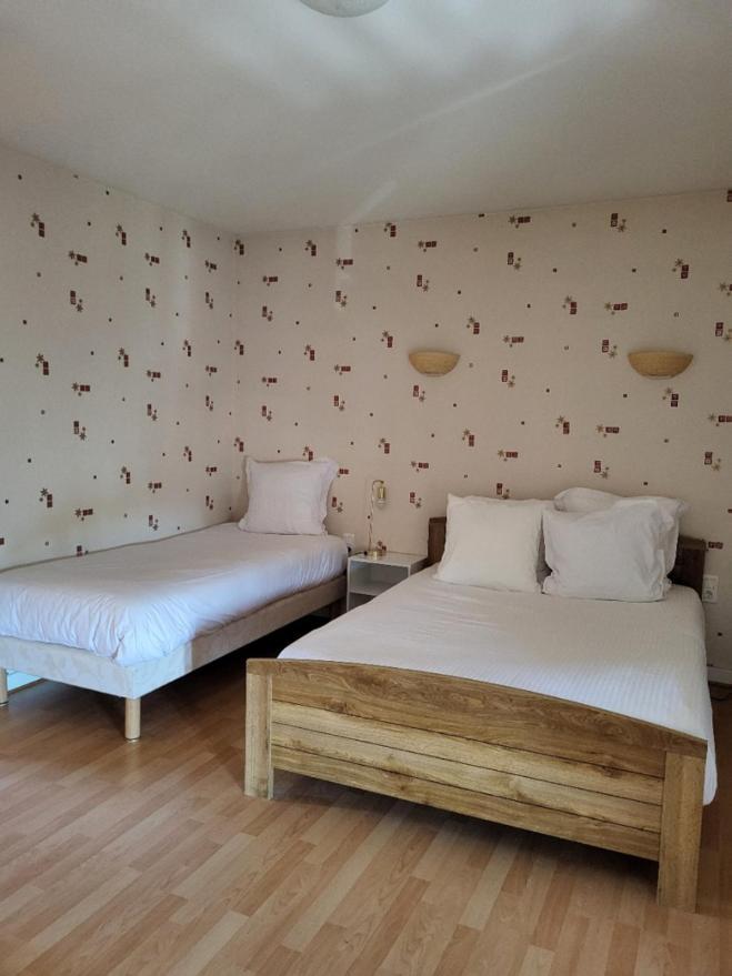 Logis Hotel Restaurant De La Poste Pontgibaud Εξωτερικό φωτογραφία