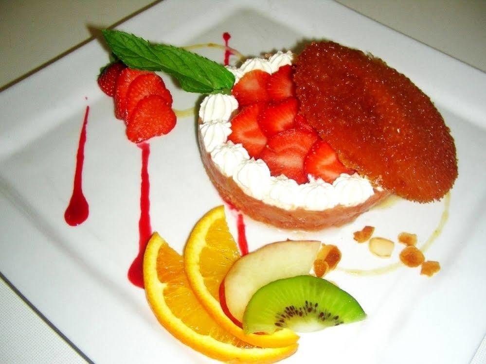 Logis Hotel Restaurant De La Poste Pontgibaud Εξωτερικό φωτογραφία