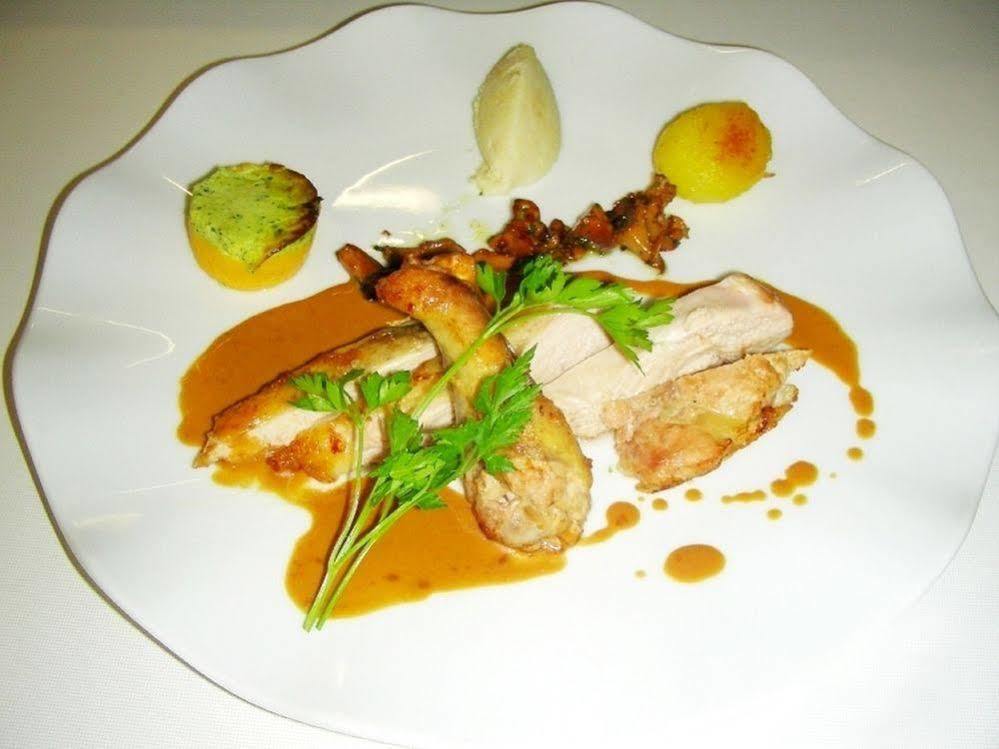 Logis Hotel Restaurant De La Poste Pontgibaud Εξωτερικό φωτογραφία