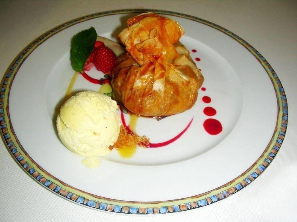 Logis Hotel Restaurant De La Poste Pontgibaud Εξωτερικό φωτογραφία