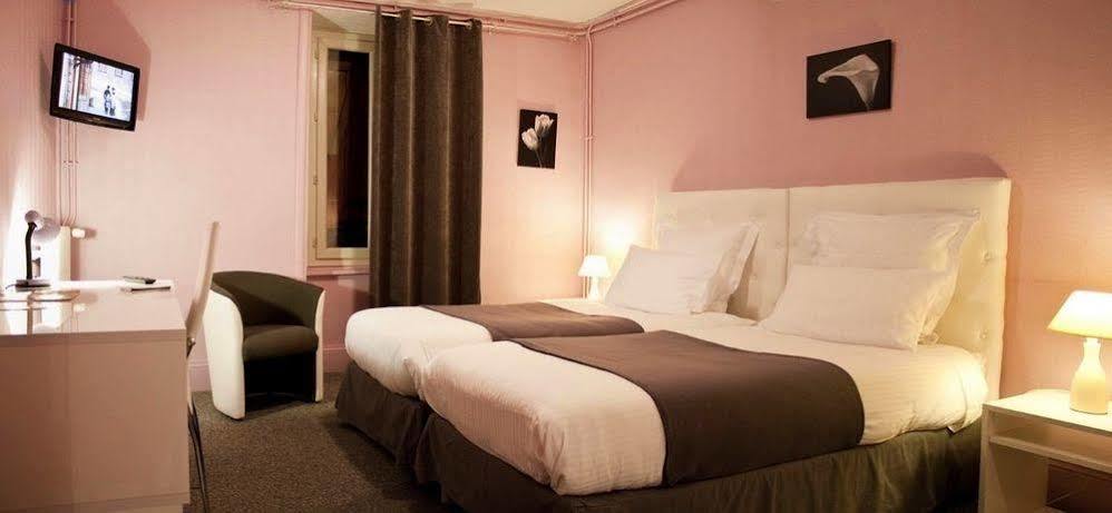 Logis Hotel Restaurant De La Poste Pontgibaud Εξωτερικό φωτογραφία